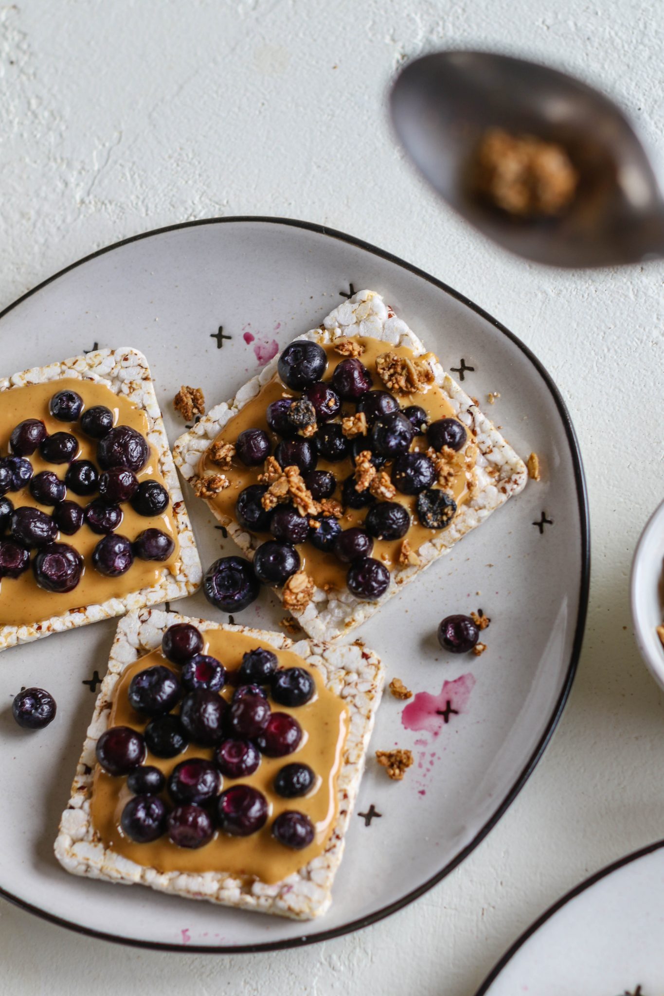 Peanut Butter Blueberry Rice Cake Toasts by Flora & Vino 