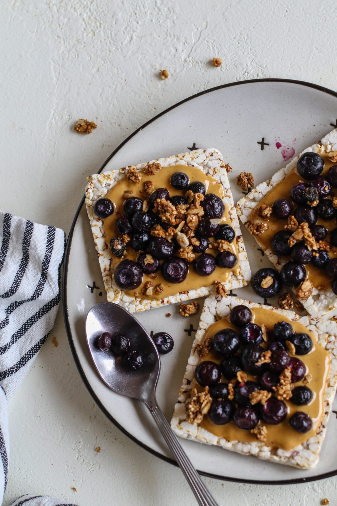 Peanut Butter Blueberry Rice Cake Toasts by Flora & Vino 