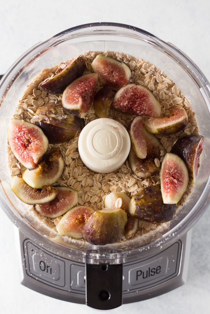 figs and oats in blender by Flora & Vino