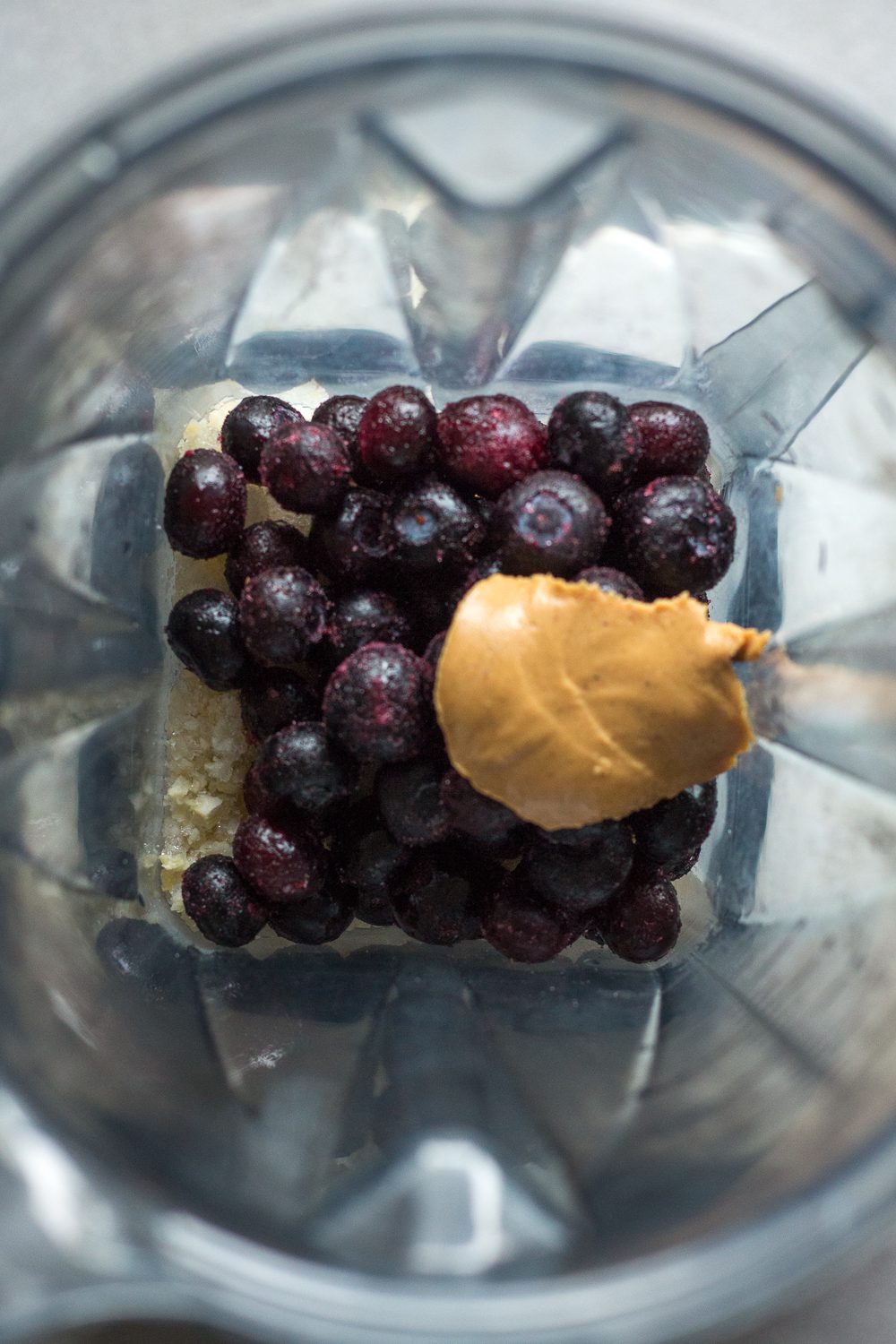 Banana Free Smoothie Bowls (4 Ways!) in blender