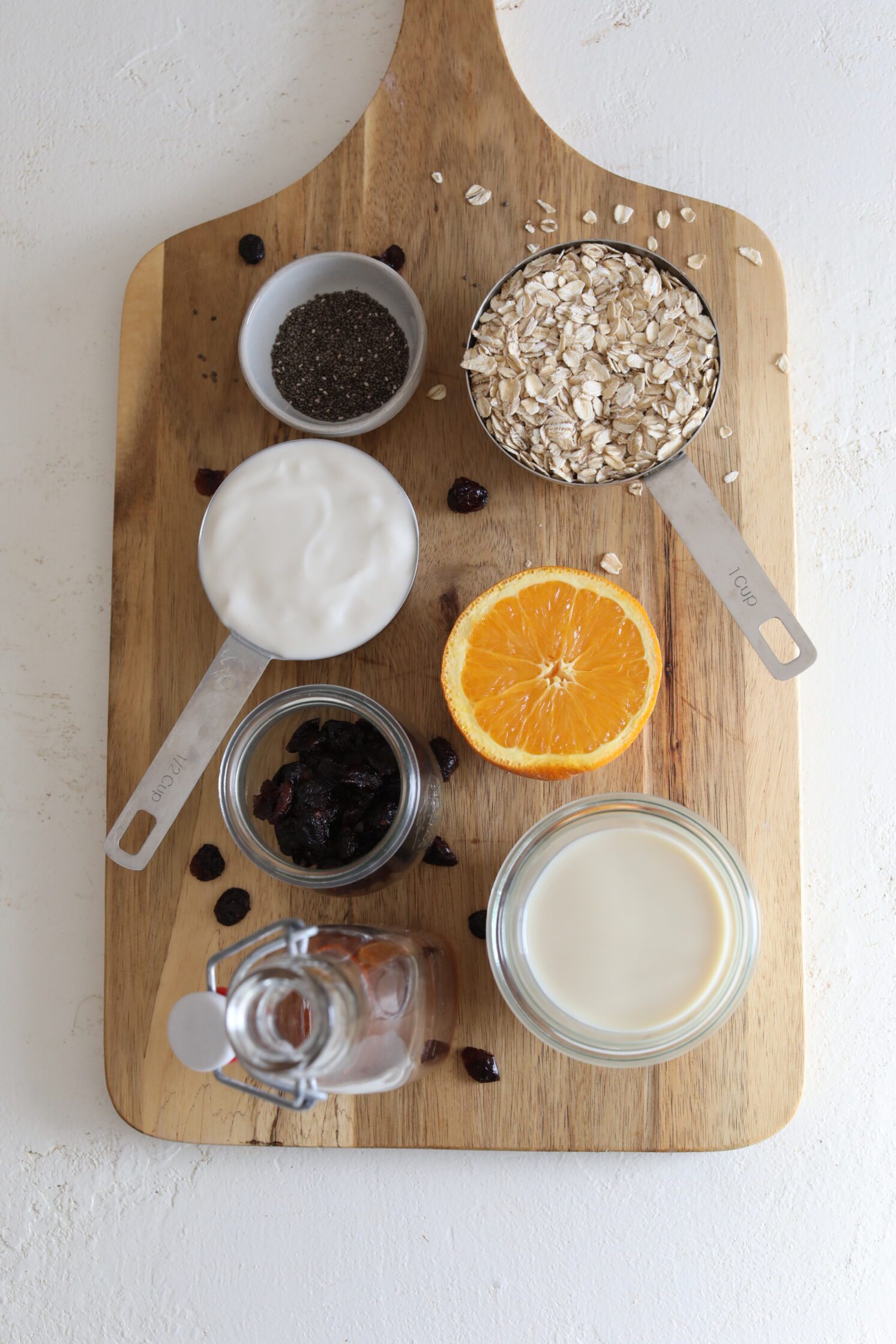 Orange Cranberry Overnight Oats ingredients by Flora & Vino